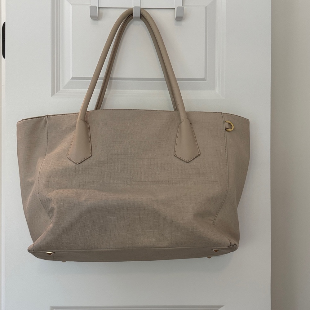 Dagne Dover Legend Laptop Tote in Vegan Leather (Bone with Gold Zipper) - Picture 10 of 11